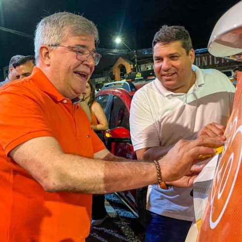 Jorge Alexandre inicia campanha eleitoral com adesivaço durante toda a madrugada em Camaragibe