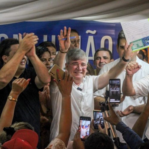 Jorge Alexandre promete mil novas vagas em creches e a construção de novas unidades em Camaragibe