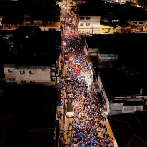 Eduardo Honório encerra campanha levando multidão às ruas de Goiana