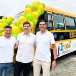 Joãozinho Tenório entrega novo ônibus escolar e reforça educação em São Joaquim do Monte