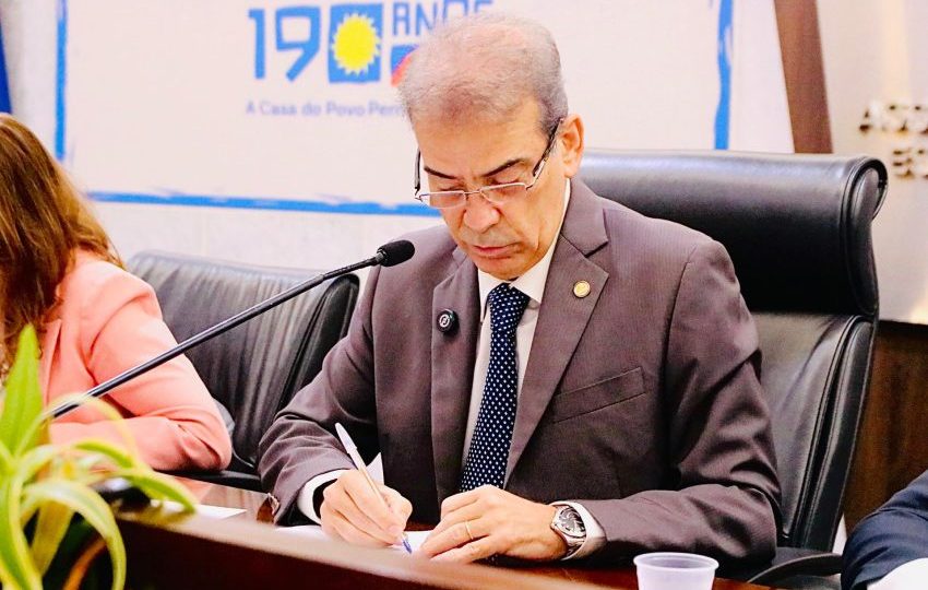 Feitosa anuncia votação de projetos sobre torcidas organizadas para próxima terça-feira