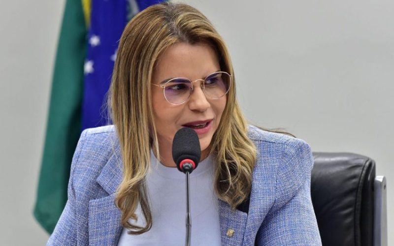 Câmara aprova projeto que estabelece prazo máximo de 60 dias para início do tratamento de pessoas com autismo