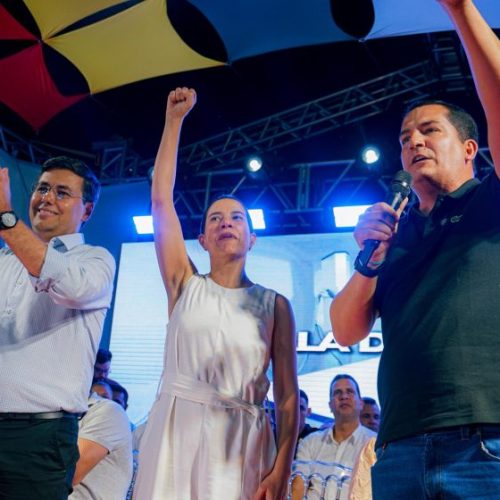 Dannilo Godoy leva investimentos e inaugura sala de Raio-X em Ibimirim ao lado de Raquel Lyra