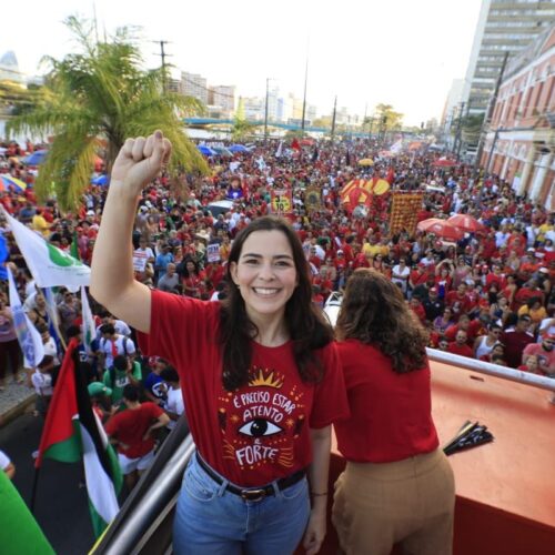 Maria Arraes participa de ato no Recife contra PL da Dosimetria aprovado na Câmara