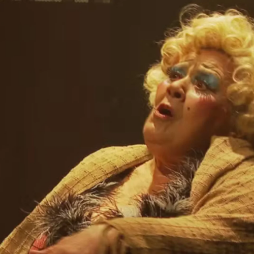 Morre Teuda Bara, fundadora do Grupo Galpão e ícone do teatro brasileiro, aos 84 anos