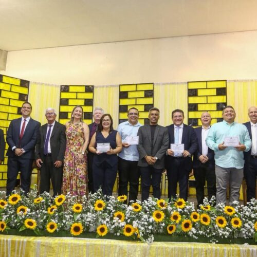 Duque recebe título de cidadão pesqueirense e reforça atuação no Agreste