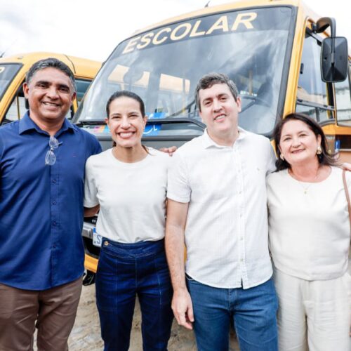 Raquel Lyra autoriza obras, entrega ônibus escolares e anuncia nova ETE em Custódia