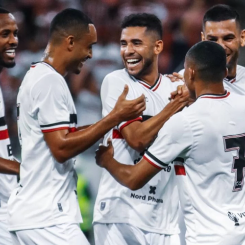 Santa Cruz decide no primeiro tempo, vence o Decisão por 3×0 e estreia com autoridade no Pernambucano