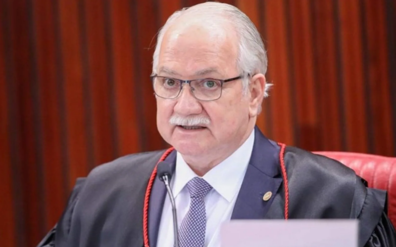 Fachin indica que STF deve discutir permanência de inquérito do Banco Master na Corte
