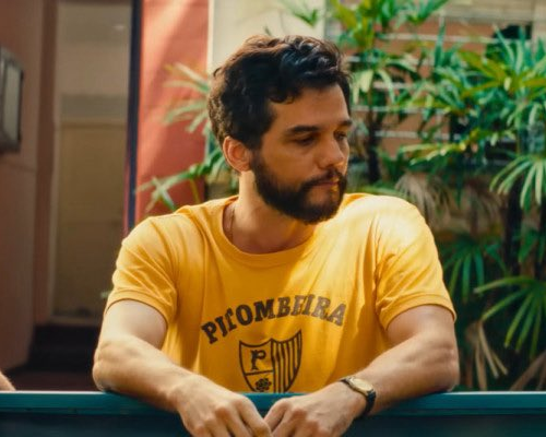 Pitombeira dos Quatro Cantos muda tema do Carnaval 2026 e homenageia filme pernambucano premiado no Globo de Ouro