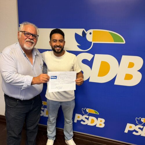 MC Leozinho entra na política, se filia ao PSDB e se lança pré-candidato a deputado em 2026