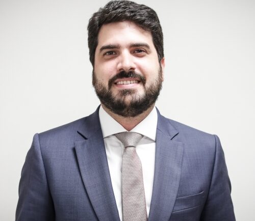 Débora Almeida cobra transparência em concurso público do Recife