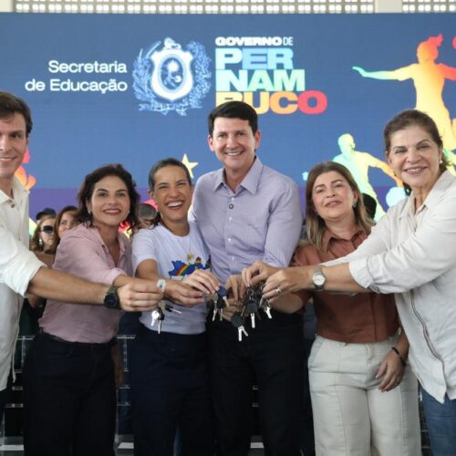 Raquel Lyra assina concessão do saneamento no Sertão e anuncia pacote de investimentos em Petrolina