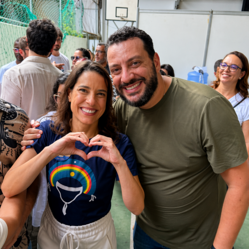 Robson Ouro Preto acompanha Raquel Lyra durante Feira da Cidadania na Macaxeira, no Recife