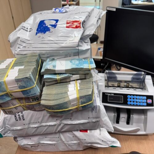 Assessor de deputado federal e marilienses são presos com R$ 2,7 milhões em Recife