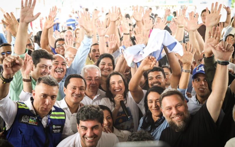 Raquel Lyra leva água do São Francisco a Gravatá e anuncia pacote de R$ 195 milhões em obras