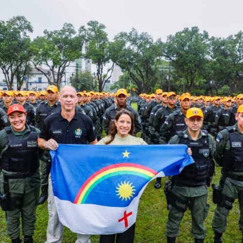 Governadora Raquel Lyra entrega mais de 2 mil novos policiais militares para reforçar segurança no Grande Recife