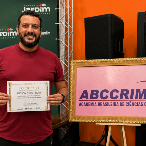 Portal PE News e Robson Ouro Preto são homenageados pela ABCCRIM em seminário sobre patrimônio cultural no Recife