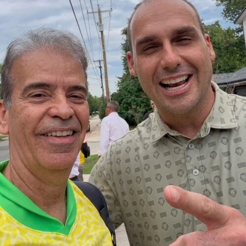 Eduardo Bolsonaro grava vídeo e pede apoio dos seguidores ao deputado Coronel Feitosa