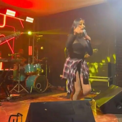 Aline Lira, da Banda Dupla Malícia, agita Igarassu com grandes sucessos do forró das antigas